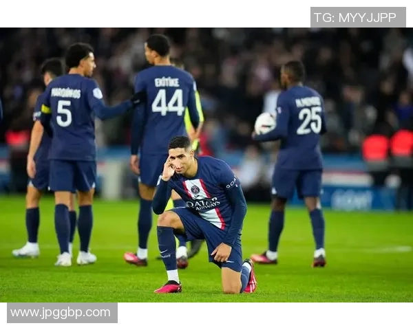 巴萨与巴黎精彩对决回放分析及比赛亮点总结